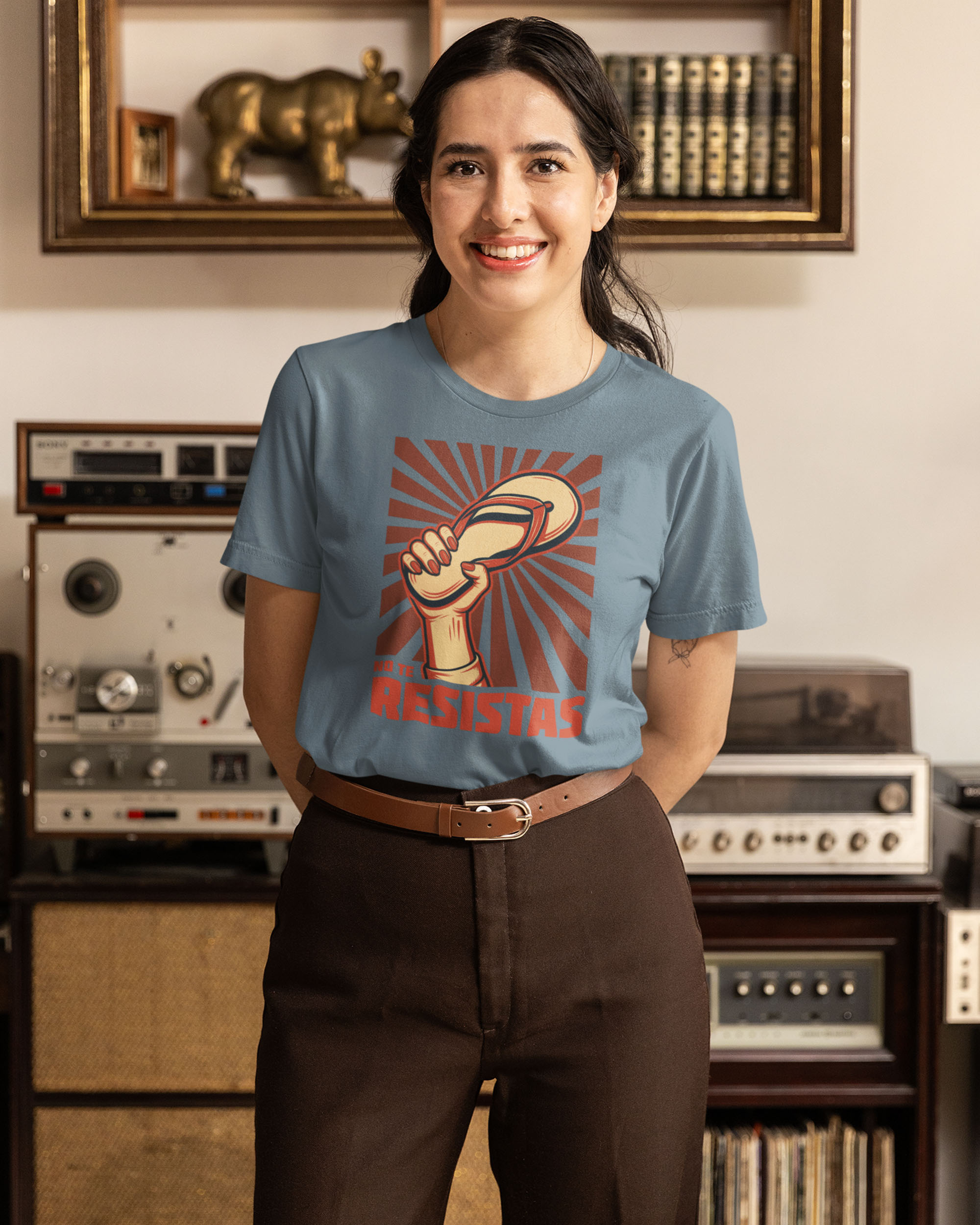 No Te Resistas/Do Not Resist Unisex T-Shirt - Image 2